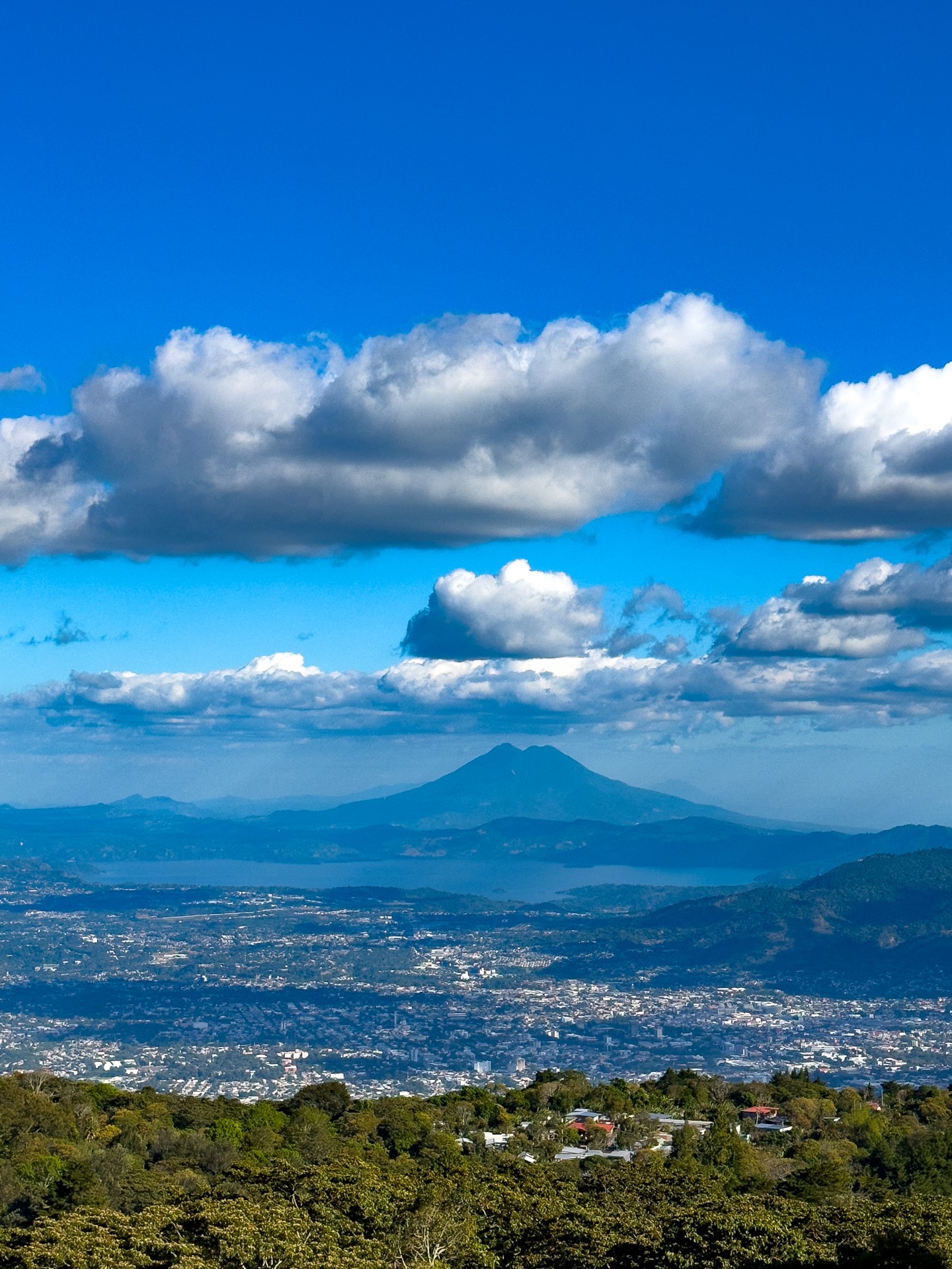 Volcán y Vistas Panorámicas